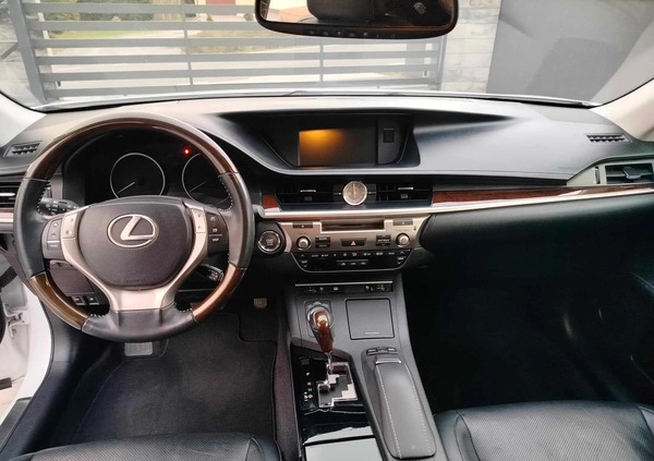 Lexus ES cena 74900 przebieg: 163000, rok produkcji 2013 z Brzesko małe 254